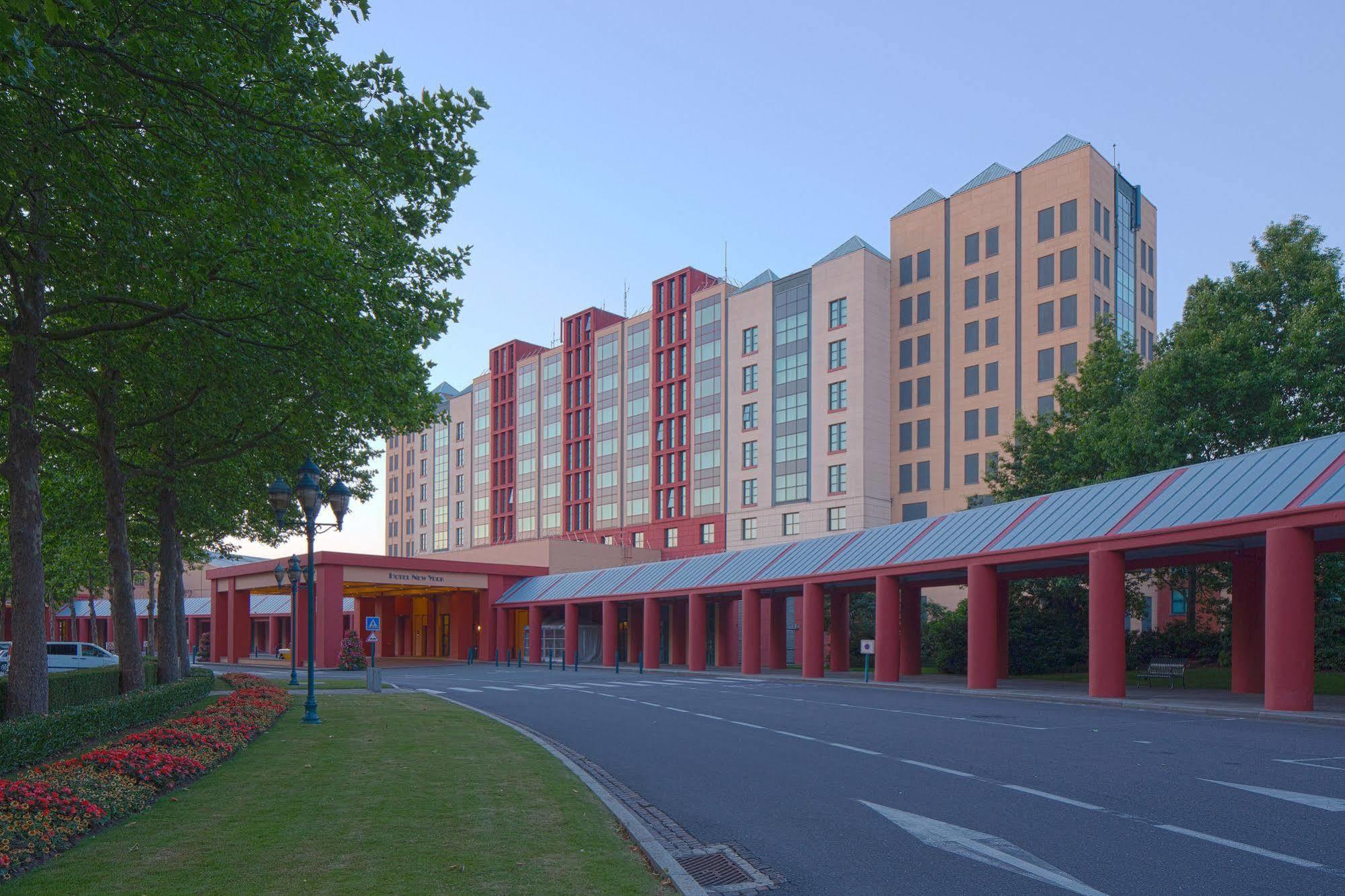 DISNEY’S HOTEL NEW YORK | ⋆⋆⋆⋆ | DISNEYLAND PARIS, FRANCE | SEASON